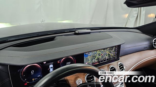 Mercedes-Benz E-Class 2021 — photo 21
