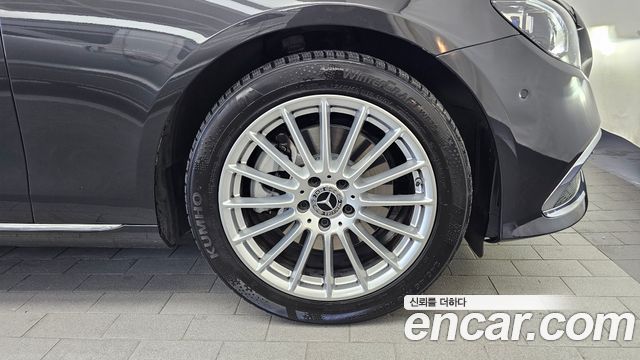 Mercedes-Benz E-Class 2021 — photo 7
