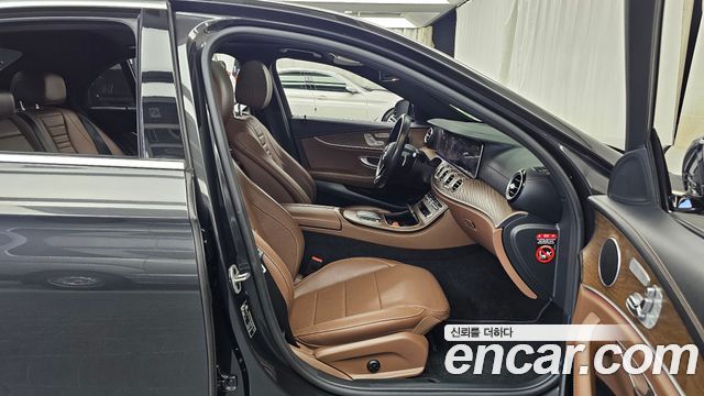 Mercedes-Benz E-Class 2021 — photo 16