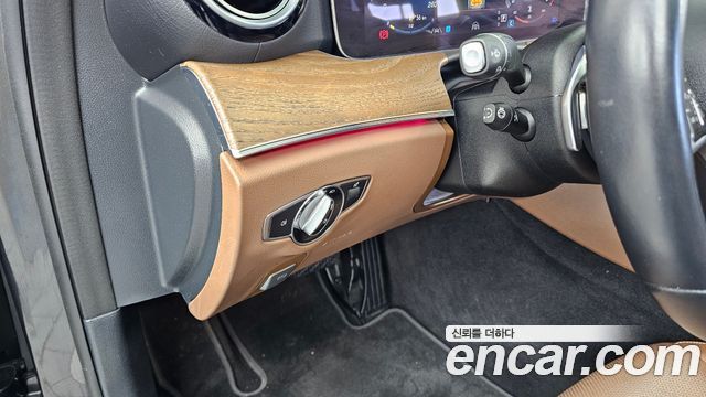 Mercedes-Benz E-Class 2021 — photo 30