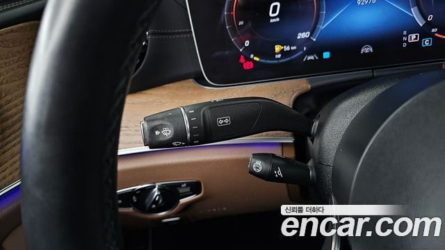Mercedes-Benz E-Class 2021 — photo 35