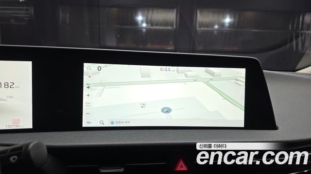Kia EV6 2022 — photo 20
