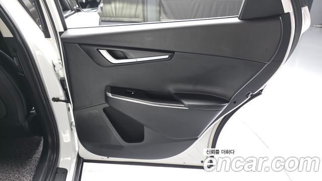 Kia EV6 2022 — photo 15