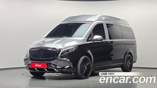 Mercedes-Benz V-Class 2023 — photo 1