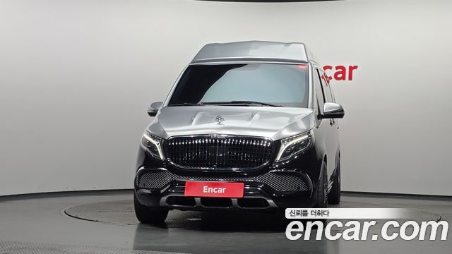 Mercedes-Benz V-Class 2023 — photo 3