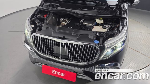 Mercedes-Benz V-Class 2023 — photo 6