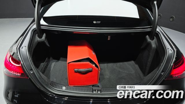 Mercedes-Benz E-Class 2023 — photo 24