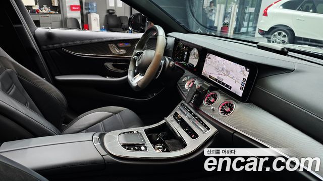 Mercedes-Benz E-Class 2023 — photo 25
