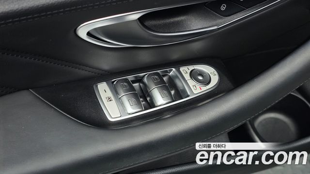 Mercedes-Benz E-Class 2023 — photo 27