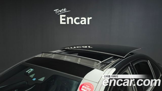Mercedes-Benz E-Class 2023 — photo 28