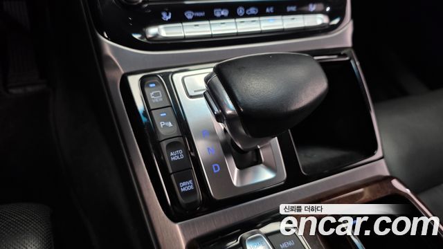 Genesis EQ900 2016 — photo 12
