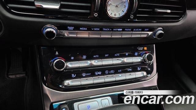 Genesis EQ900 2016 — photo 23