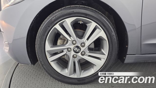 Hyundai AVANTE 2018 — photo 5