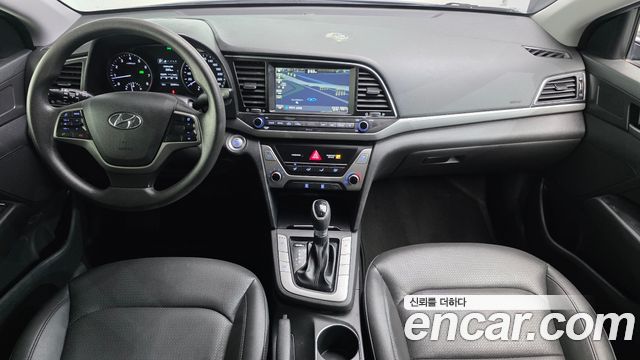 Hyundai AVANTE 2018 — photo 7