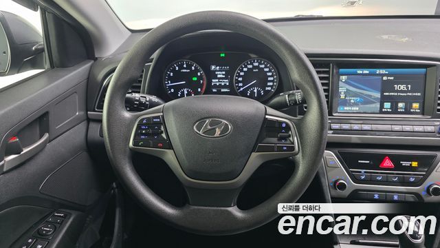 Hyundai AVANTE 2018 — photo 13