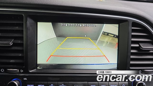 Hyundai AVANTE 2018 — photo 15
