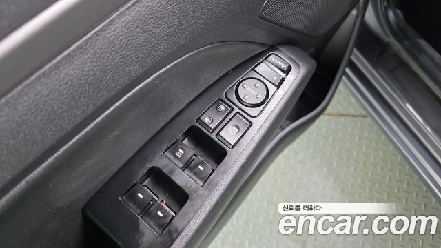 Hyundai AVANTE 2018 — photo 18