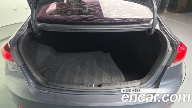 Hyundai AVANTE 2018 — photo 20