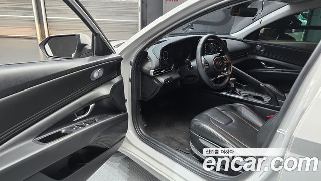 Hyundai AVANTE 2023 — photo 13