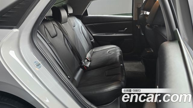 Hyundai AVANTE 2023 — photo 17