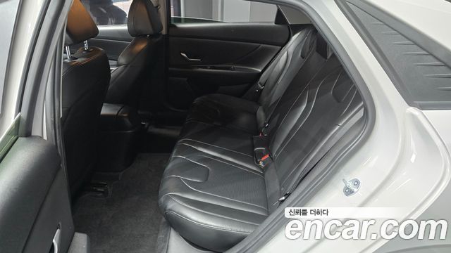 Hyundai AVANTE 2023 — photo 18
