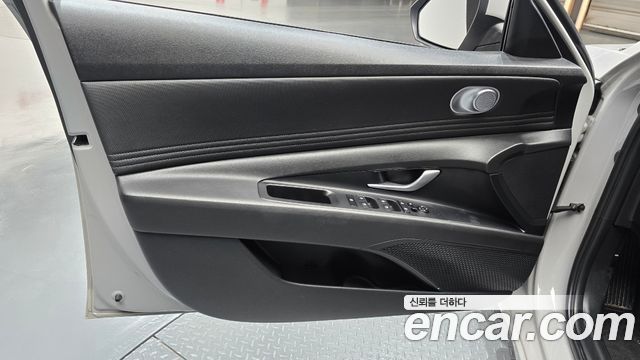 Hyundai AVANTE 2023 — photo 14