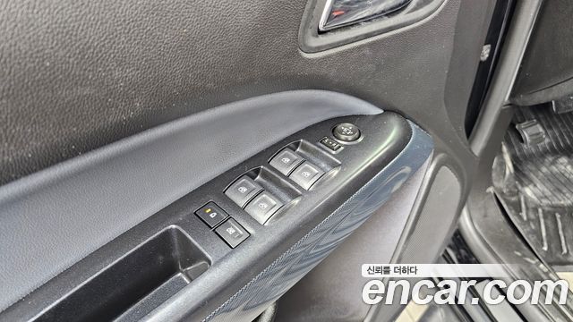 Chevrolet Korea Colorado 2021 — photo 29