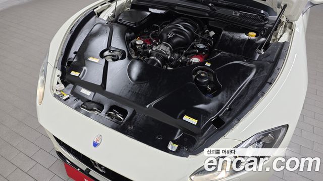 Maserati GranTurismo 2019 — photo 6