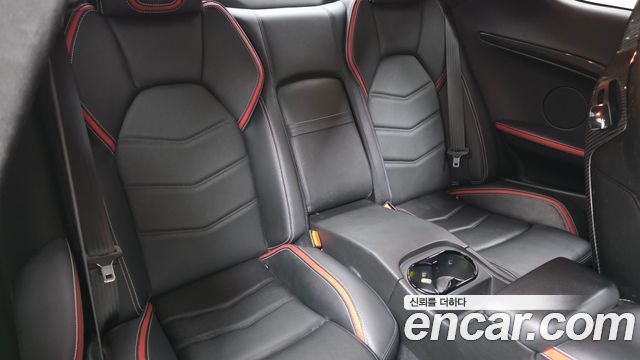 Maserati GranTurismo 2019 — photo 11