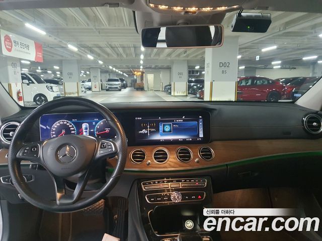 Mercedes-Benz E-Class 2018 — photo 7