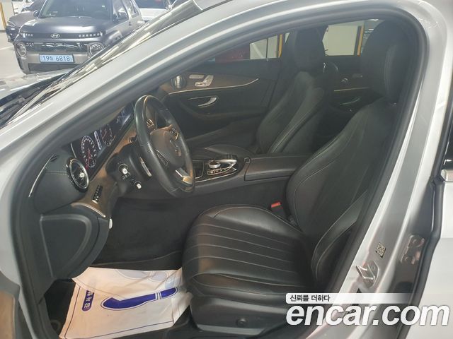 Mercedes-Benz E-Class 2018 — photo 10