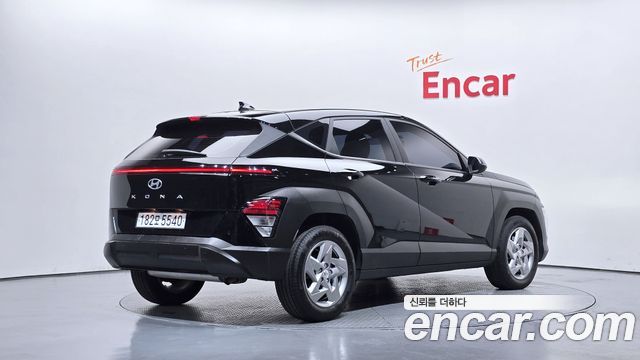 Hyundai Kona 2023 — photo 2