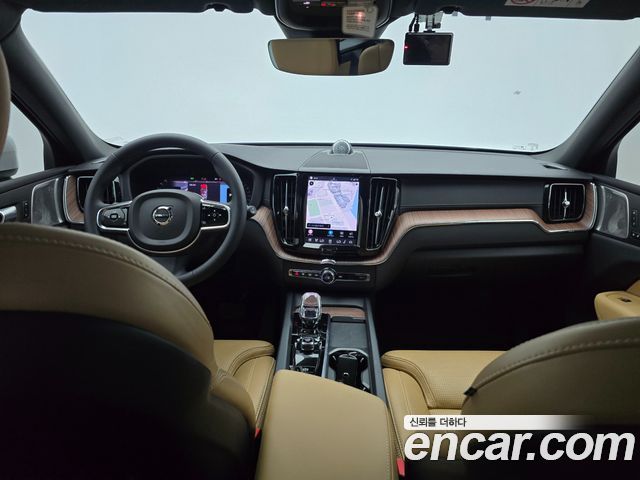 Volvo XC60 2024 — photo 11