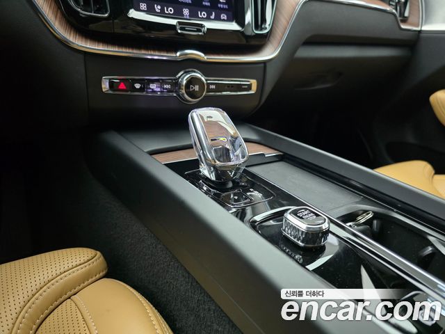 Volvo XC60 2024 — photo 14