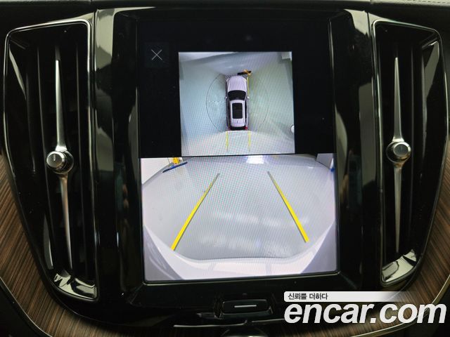 Volvo XC60 2024 — photo 16