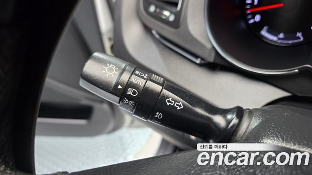 Kia K7 2010 — photo 17