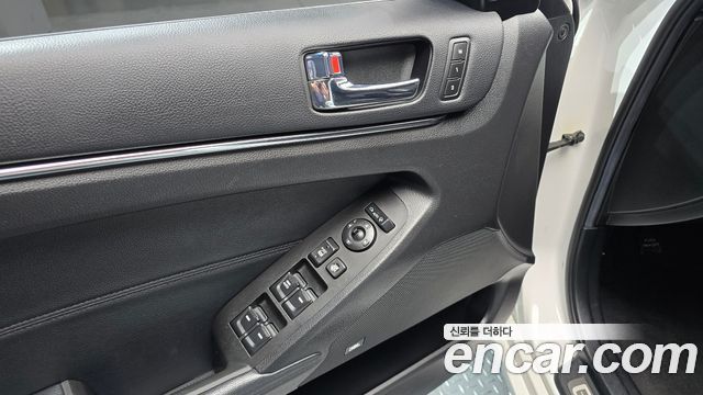 Kia K7 2010 — photo 19