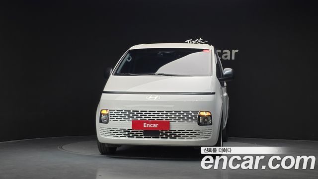 Hyundai Staria 2025 — photo 3