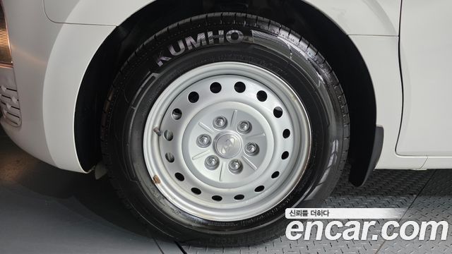 Hyundai Staria 2025 — photo 5
