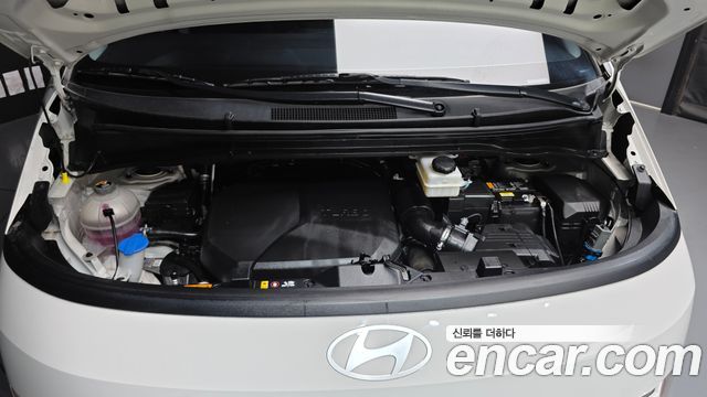 Hyundai Staria 2025 — photo 6
