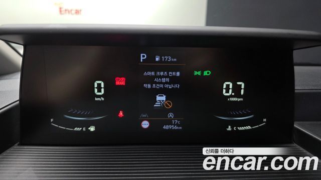 Hyundai Staria 2025 — photo 11