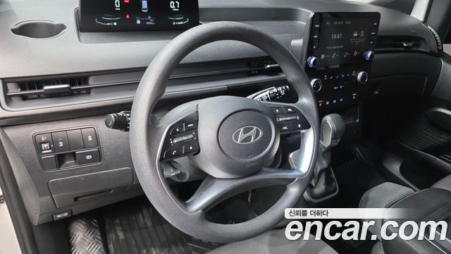 Hyundai Staria 2025 — photo 18