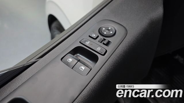 Hyundai Staria 2025 — photo 19