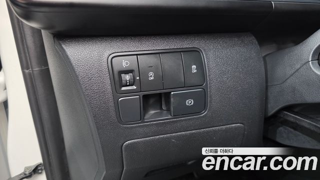Hyundai Staria 2025 — photo 20