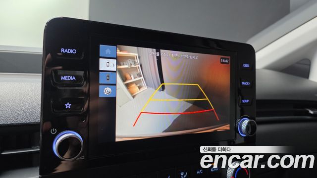 Hyundai Staria 2025 — photo 23