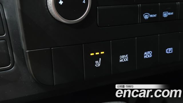 Hyundai Staria 2025 — photo 25