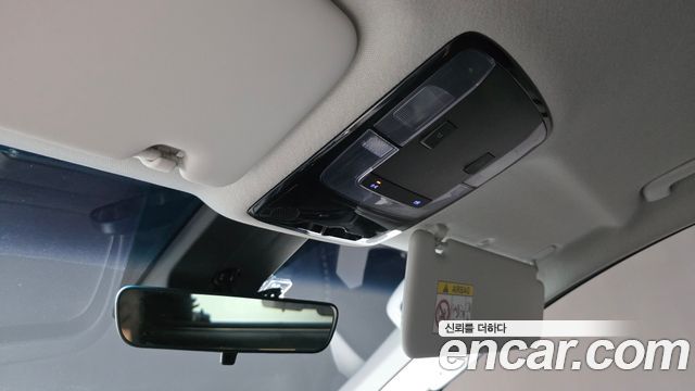 Hyundai Staria 2025 — photo 26
