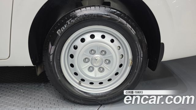 Hyundai Staria 2025 — photo 7