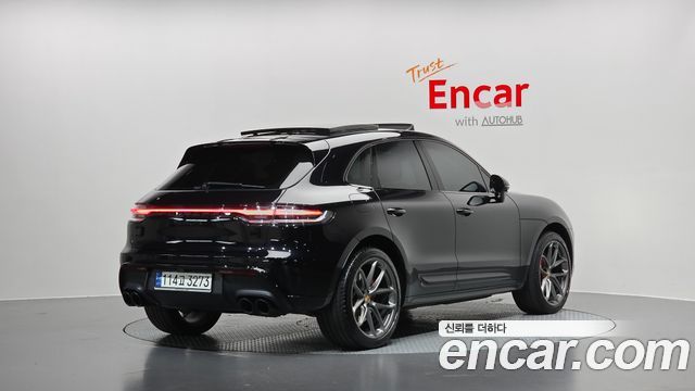 Porsche Macan 2023 — photo 2