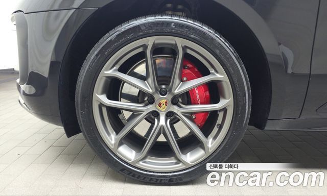 Porsche Macan 2023 — photo 5